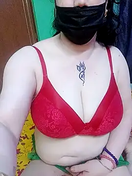 Snapshot of Raja_Ranii chatting on March 8, 2025, 5:54 pm Raja Ranii online show from March 8, 2025, 5:54 pm