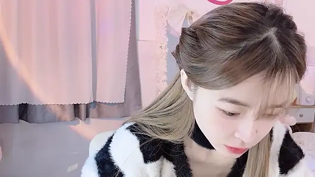 Carly 1 online show from December 18, 2024, 12:29 pm