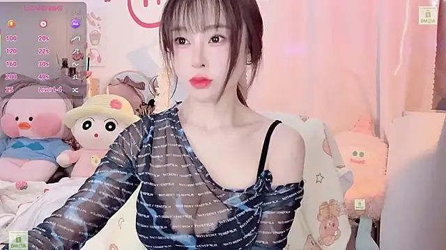 Snapshot of Carly_1 chatting on January 18, 2026, 2:43 pm Carly 1 online show from January 18, 2026, 2:43 pm