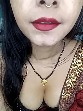 Diamond queeen online show from March 2, 2025, 7:45 pm