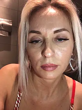 Diamond Bunny  online show from February 11, 2025, 2:24 pm