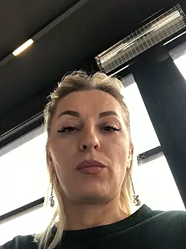 Diamond Bunny  online show from March 19, 2025, 11:50 am