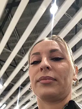 Diamond Bunny  online show from September 25, 2025, 4:54 pm