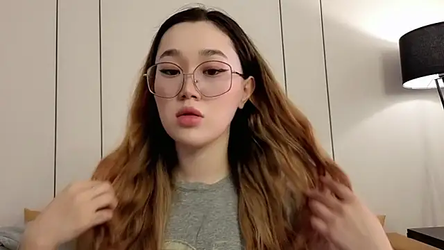 Jennatyan online show from March 31, 2026, 9:21 am