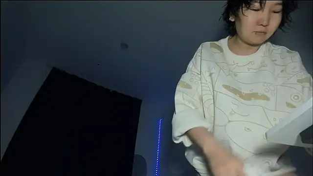 himeros goddess online show from December 8, 2024, 2:41 pm