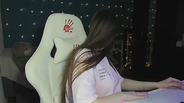 katie taylorr online show from December 3, 2024, 10:51 pm