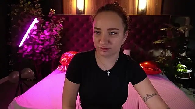 ElysLunar online show from February 10, 2026, 1:37 pm