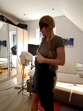 Hexe12346 online show from November 15, 2025, 12:34 pm