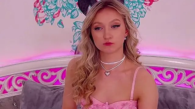 MiaNixan online show from February 28, 2025, 7:15 am