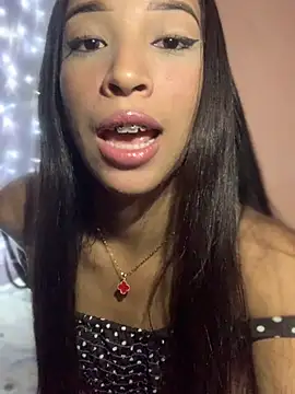 Snapshot of Nicole_cute1 chatting on February 18, 2025, 5:20 am Nicole cute1 online show from February 18, 2025, 5:20 am