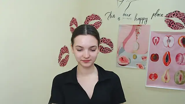  SusieSu  online show from February 13, 2025, 10:44 am