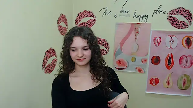  SusieSu  online show from February 17, 2025, 4:37 pm