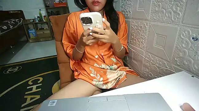 Snapshot of BIN-NA chatting on December 6, 2024, 8:07 pm BIN-NA online show from December 6, 2024, 8:07 pm