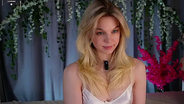 EdlinAlliston online show from October 19, 2025, 2:07 pm