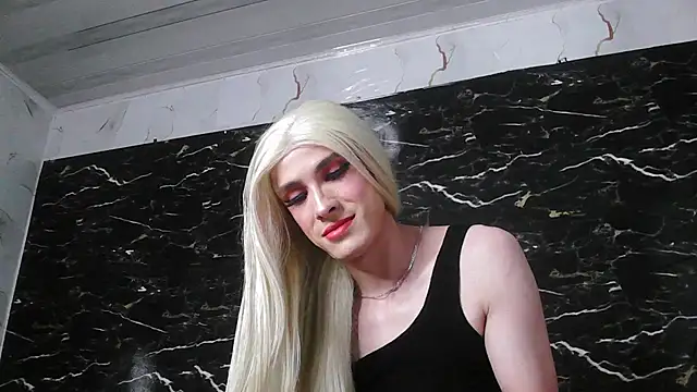 crislingery dolli online show from February 3, 2025, 4:31 pm