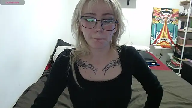 Snapshot of Cloe_five chatting on April 29, 2026, 8:48 pm Cloe five online show from April 29, 2026, 8:48 pm