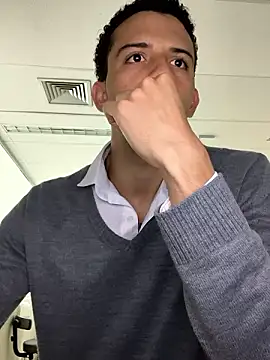 Snapshot of pteno1 chatting on December 5, 2024, 11:16 am pteno1 online show from December 5, 2024, 11:16 am