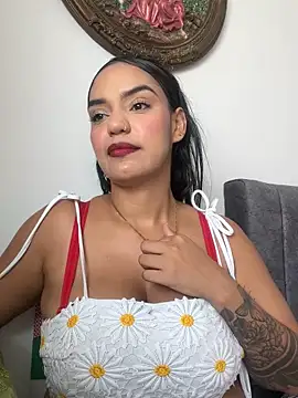 Sara-77 online show from December 18, 2025, 5:52 pm