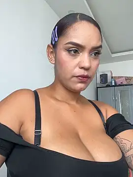 Sara-77 online show from May 25, 2026, 6:25 pm