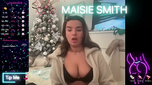 Snapshot of maisiesmithx chatting on December 23, 2024, 11:14 am maisiesmithx online show from December 23, 2024, 11:14 am