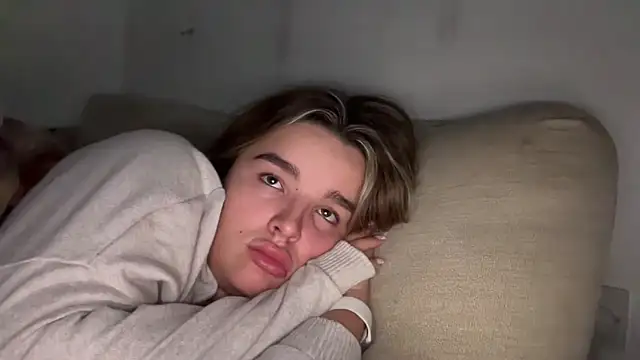 maisiesmithx online show from November 2, 2025, 6:43 pm