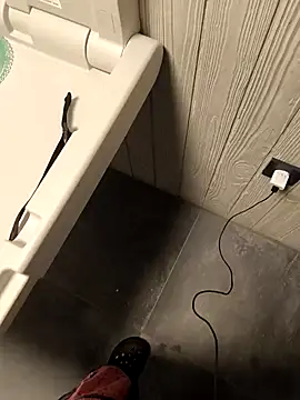 Snapshot of DrownMentallyyy chatting on January 8, 2025, 2:46 am DrownMentallyyy online show from January 8, 2025, 2:46 am