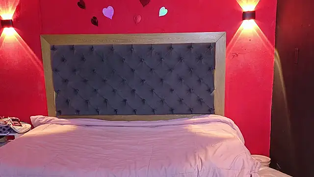 YayaHilton online show from March 15, 2026, 3:01 am