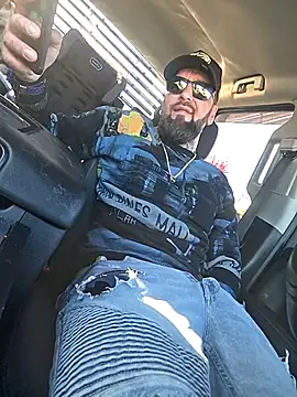 Beardedtattood online show from October 14, 2025, 1:45 pm