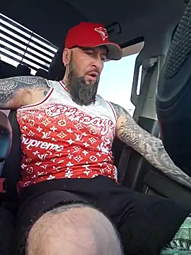 Snapshot of Beardedtattood chatting on May 18, 2026, 10:32 am Beardedtattood online show from May 18, 2026, 10:32 am