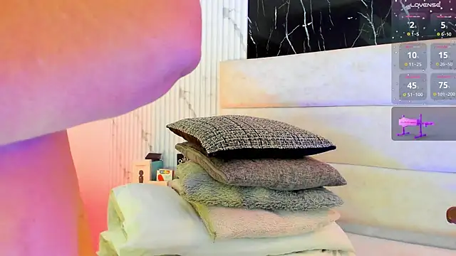 Reginavegaa online show from November 5, 2025, 11:43 am