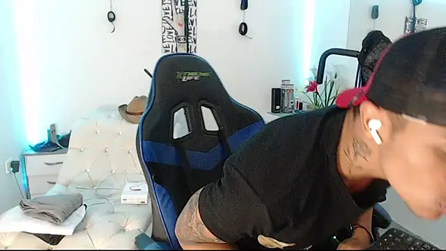 Leonard Price online show from March 5, 2025, 3:07 pm