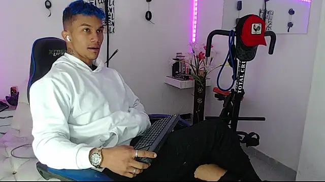 Leonard Price online show from March 13, 2025, 2:01 pm