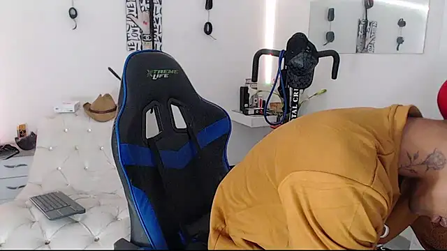 Leonard Price online show from March 18, 2025, 1:42 pm