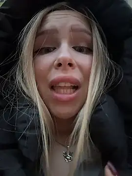 mur girl online show from December 20, 2025, 12:45 pm