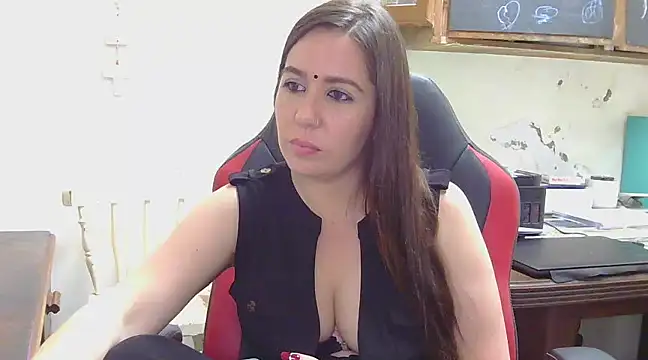 Snapshot of Kiara_zoya chatting on December 22, 2024, 6:59 pm Kiara zoya online show from December 22, 2024, 6:59 pm