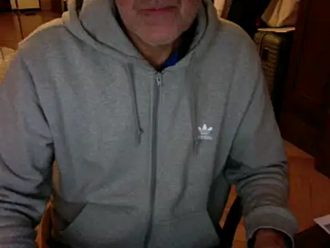 Snapshot of Traumsommer2 chatting on December 4, 2024, 5:11 pm Traumsommer2 online show from December 4, 2024, 5:11 pm