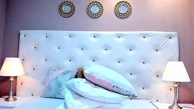 Violet Grace online show from March 6, 2025, 4:17 pm