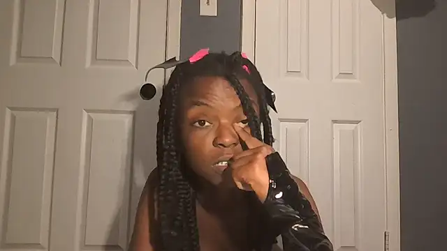 BlissTheeSiren online show from September 28, 2025, 5:29 pm