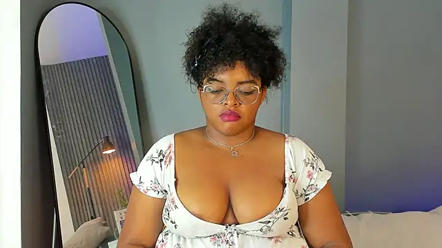 conielaurenth online show from January 31, 2025, 2:48 am