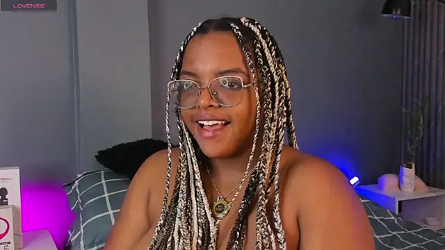 conielaurenth online show from February 11, 2025, 12:17 am