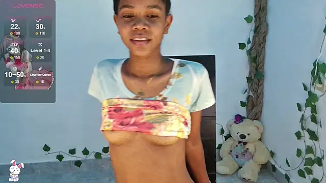 Snapshot of Luciia_cute chatting on March 11, 2025, 6:43 am Luciia cute online show from March 11, 2025, 6:43 am