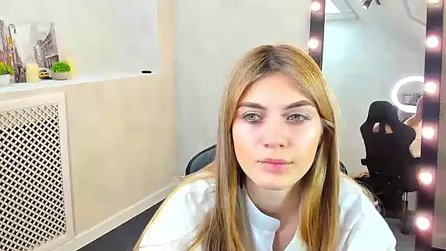 Snapshot of Cherry_Price chatting on December 23, 2024, 12:14 am Cherry Price online show from December 23, 2024, 12:14 am