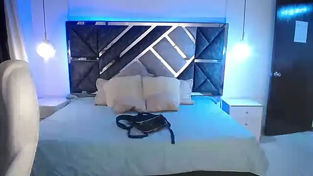 Snapshot of MIA_YOURHOTTIE chatting on February 19, 2025, 2:12 am MIA YOURHOTTIE online show from February 19, 2025, 2:12 am