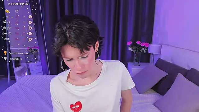 Snapshot of Kolette_Gray chatting on March 7, 2025, 10:13 am Kolette Gray online show from March 7, 2025, 10:13 am