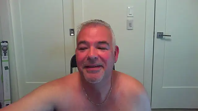 aarosteev2 online show from October 18, 2025, 11:27 pm