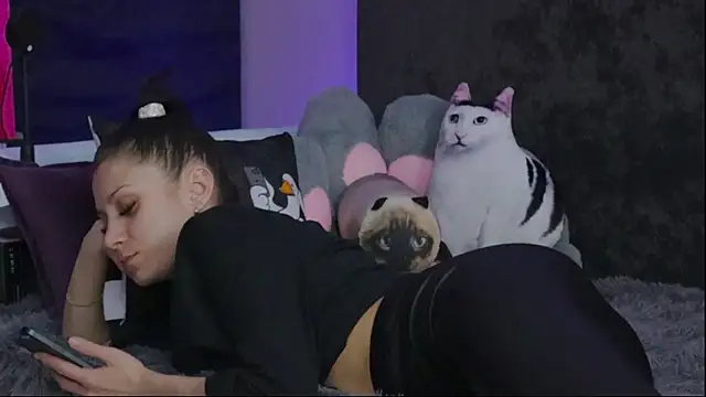 Kathleen Meow online show from December 12, 2024, 10:24 am