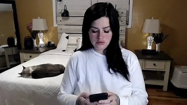 Snapshot of TexasTattooedHouseWife chatting on February 25, 2025, 12:24 pm TexasTattooedHouseWife online show from February 25, 2025, 12:24 pm