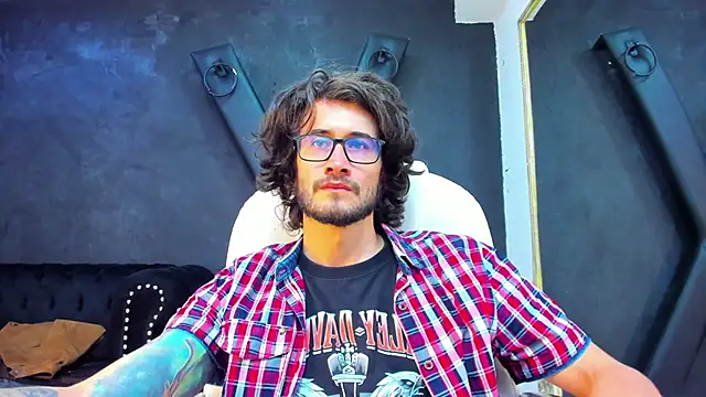 Loggan donnelly online show from March 22, 2025, 8:26 pm