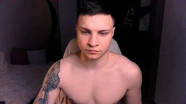 handsome guy01 online show from December 27, 2024, 9:43 pm