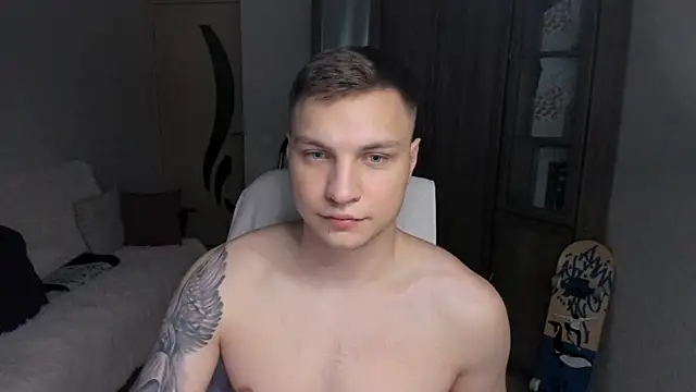 handsome guy01 online show from September 9, 2025, 5:45 pm